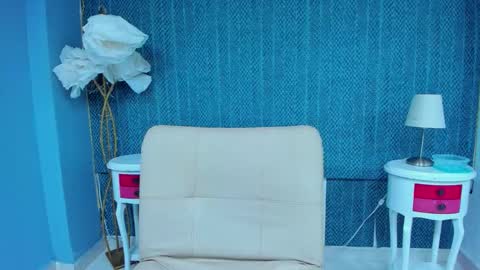 Lia Vivumi  online show from 10/24/25, 11:39