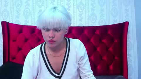 Lia Vivumi  online show from 10/28/25, 01:25