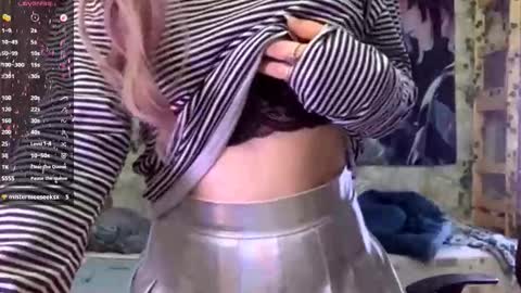 Lola online show from 09/25/25, 07:17