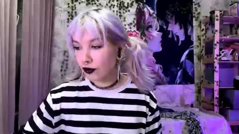 Lola online show from 10/05/25, 07:01