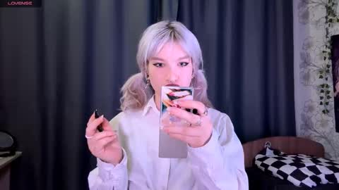 Lola online show from 10/18/25, 07:14