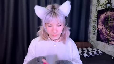 Lola online show from 10/19/25, 07:14