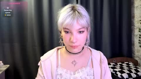 Lola online show from 10/28/25, 06:10