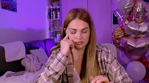 Snapshot of libra_mia chatting on 10/24/25, 12:12 libra_mia online show from 10/24/25, 12:12