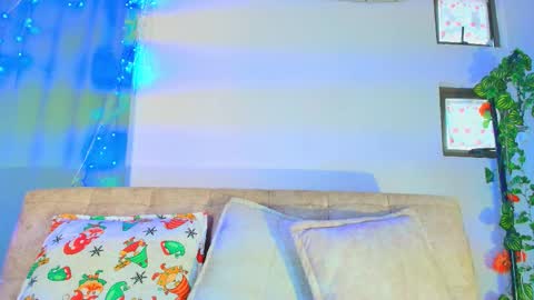 Snapshot of liccy_hall chatting on 12/17/25, 11:38 Valentina Hall online show from 12/17/25, 11:38