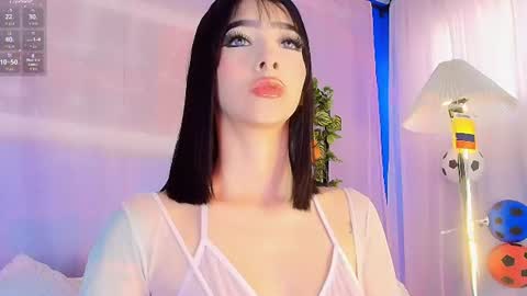 Valentina Hall online show from 06/26/26, 11:47