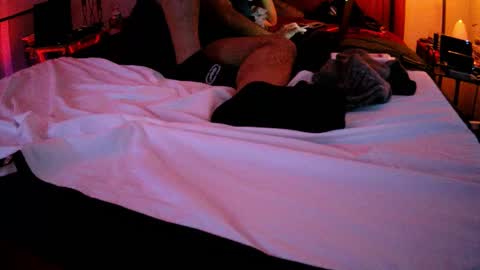 Snapshot of licfeetoesuc chatting on 12/09/24, 02:28 Spun H Drive online show from 12/09/24, 02:28