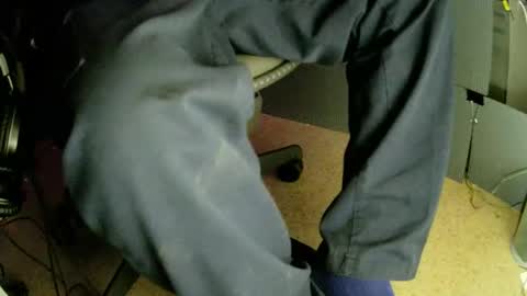 Snapshot of licfeetoesuc chatting on 10/18/25, 09:54 Spun H Drive online show from 10/18/25, 09:54