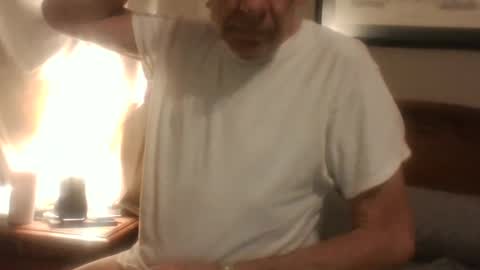 Snapshot of lickmysnowballs chatting on 12/28/24, 11:09 lickmysnowballs online show from 12/28/24, 11:09