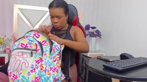 licy online show from 11/29/25, 07:06