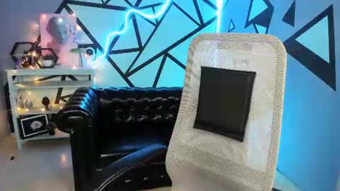 Hey My name is Lida online show from 07/28/26, 02:13