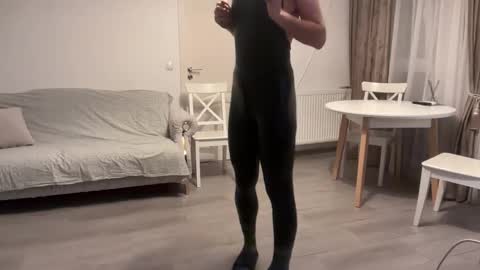 Snapshot of liferacw chatting on 12/17/25, 07:20 SofieXxxDoll online show from 12/17/25, 07:20