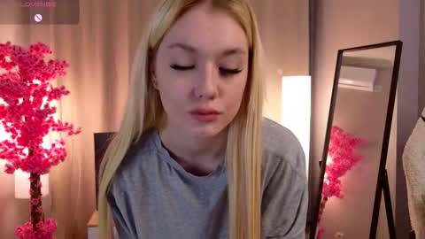 Sofia online show from 11/11/25, 02:06