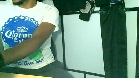 Snapshot of lightscamerawatchme chatting on 10/26/25, 12:55 lightscamerawatchme online show from 10/26/25, 12:55