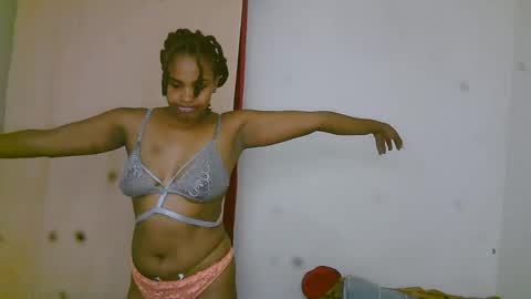 Snapshot of lightskin_maria chatting on 05/29/26, 07:12 Maria online show from 05/29/26, 07:12