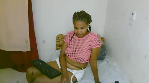 Snapshot of lightskin_maria chatting on 06/04/26, 04:13 Maria online show from 06/04/26, 04:13