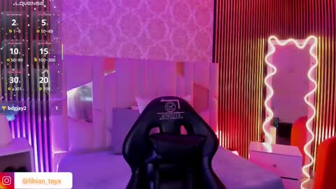 LIHIAN online show from 10/31/25, 04:02