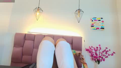 Liiaa Sweett  online show from 05/31/26, 06:09