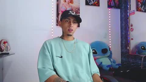 Snapshot of liiaam_lee_ chatting on 11/07/25, 11:54 Daniel online show from 11/07/25, 11:54