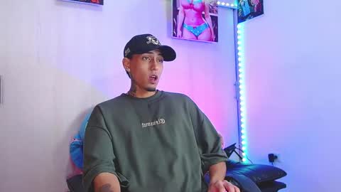 Snapshot of liiaam_lee_ chatting on 11/15/25, 12:02 Daniel online show from 11/15/25, 12:02