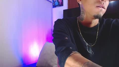 Snapshot of liiaam_lee_ chatting on 12/02/25, 02:56 Daniel online show from 12/02/25, 02:56