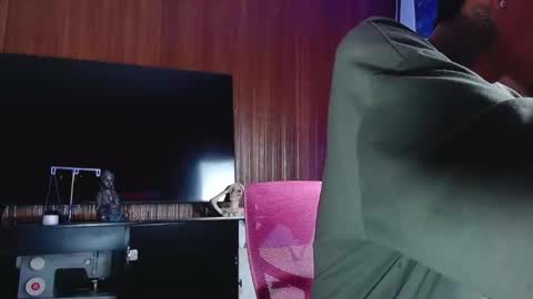 Snapshot of liiaam_lee_ chatting on 12/16/25, 10:48 Daniel online show from 12/16/25, 10:48