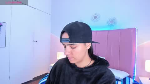 Snapshot of liiam_smith_ chatting on 10/22/25, 12:27 liiam_smith_ online show from 10/22/25, 12:27