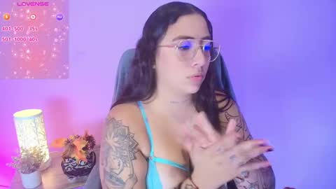 Snapshot of liiavega chatting on 01/11/25, 02:47 online show from 01/11/25, 02:47