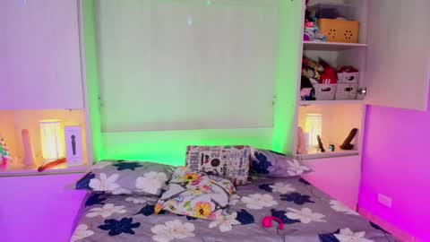 Snapshot of liiavega chatting on 01/12/25, 12:01 online show from 01/12/25, 12:01
