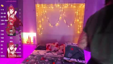 Snapshot of liiavega chatting on 09/30/25, 11:48 online show from 09/30/25, 11:48