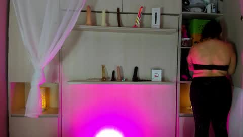 Snapshot of liiavega chatting on 10/06/25, 11:40 online show from 10/06/25, 11:40