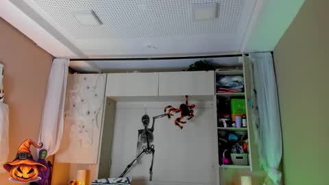 Snapshot of liiavega chatting on 10/09/25, 11:41 online show from 10/09/25, 11:41