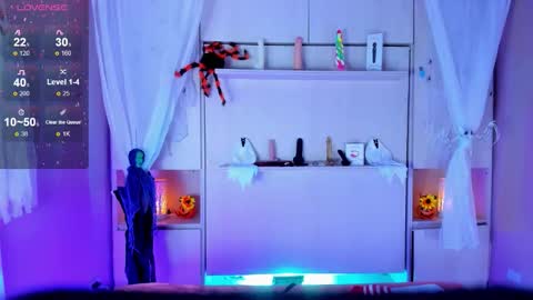 Snapshot of liiavega chatting on 10/17/25, 11:46 online show from 10/17/25, 11:46