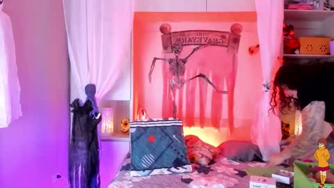 Snapshot of liiavega chatting on 10/21/25, 11:44 online show from 10/21/25, 11:44