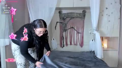 Snapshot of liiavega chatting on 10/28/25, 11:36 online show from 10/28/25, 11:36