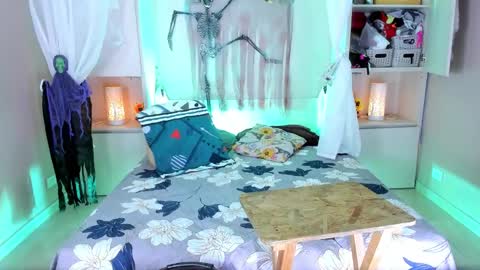 Snapshot of liiavega chatting on 10/30/25, 11:44 online show from 10/30/25, 11:44