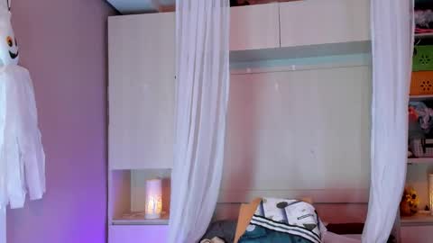 Snapshot of liiavega chatting on 11/01/25, 11:45 online show from 11/01/25, 11:45