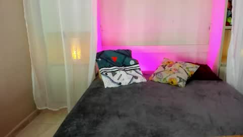 Snapshot of liiavega chatting on 11/10/25, 11:53 online show from 11/10/25, 11:53