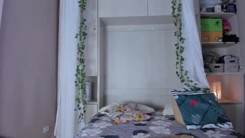 Snapshot of liiavega chatting on 11/20/25, 11:43 online show from 11/20/25, 11:43