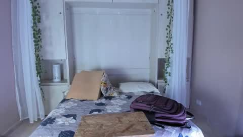 Snapshot of liiavega chatting on 11/22/25, 11:42 online show from 11/22/25, 11:42