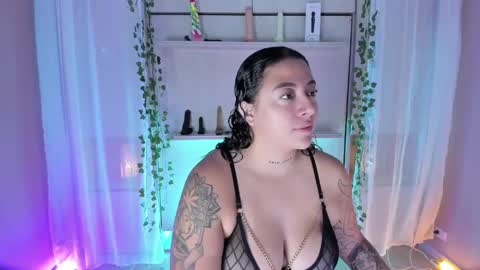 Snapshot of liiavega chatting on 11/29/25, 11:57 online show from 11/29/25, 11:57