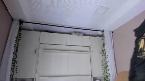 Snapshot of liiavega chatting on 12/02/25, 11:37 online show from 12/02/25, 11:37