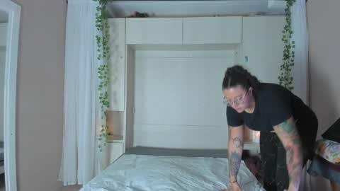         online show from 05/26/26, 12:01