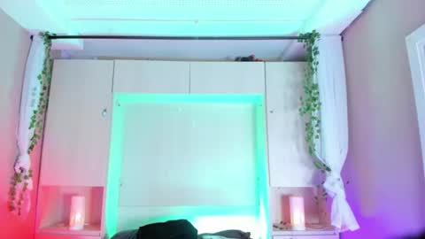         online show from 06/17/26, 11:45