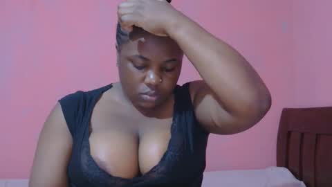 Snapshot of liilcutiee chatting on 10/12/25, 11:09 Lily online show from 10/12/25, 11:09