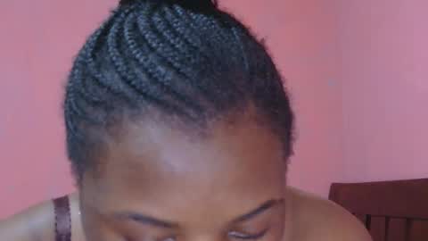 Snapshot of liilcutiee chatting on 10/24/25, 09:55 Lily online show from 10/24/25, 09:55