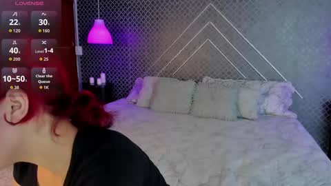 Snapshot of liilith_bloom chatting on 09/15/25, 08:20 Lilith online show from 09/15/25, 08:20