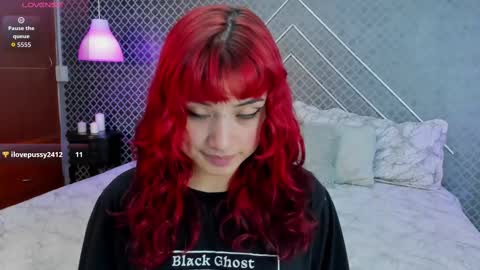 Snapshot of liilith_bloom chatting on 10/01/25, 08:15 Lilith online show from 10/01/25, 08:15