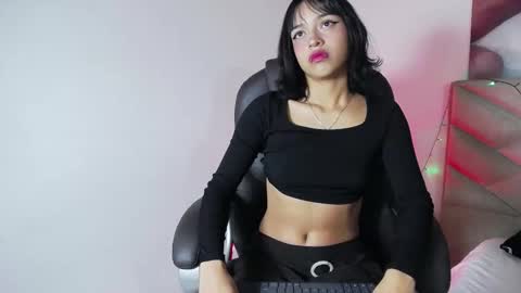 Snapshot of liilithstone chatting on 01/17/26, 12:32 liilithstone online show from 01/17/26, 12:32