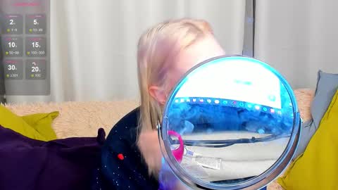 Snapshot of lika_haris chatting on 10/22/25, 02:17 Lika online show from 10/22/25, 02:17